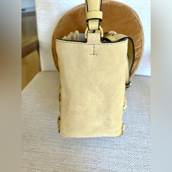 tory burch mcgraw small woven bucket bag - Picture 5 of 11